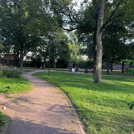 Gästewohnung Mit Privater Dachterrasse Zentrumsnahe Lage Apartment *